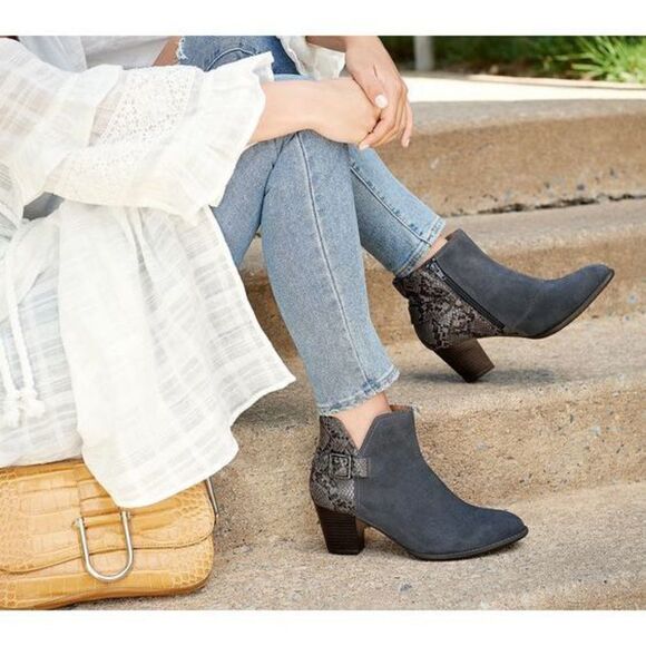 ✨Vionic Naomi Women's Suede Snake-Print Water-Resistant Boots✨ - Picture 2 of 7